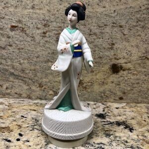 Porcelain Fan Dancer Music Box, Vintage, Japanese